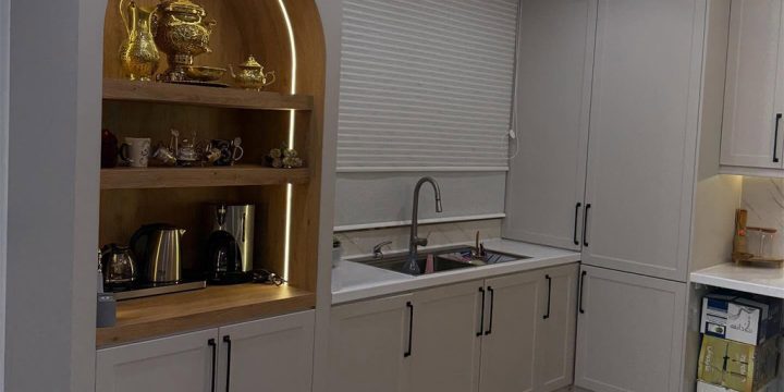 کافی‌بار خاص دکوراسیون نئوکلاسیک
